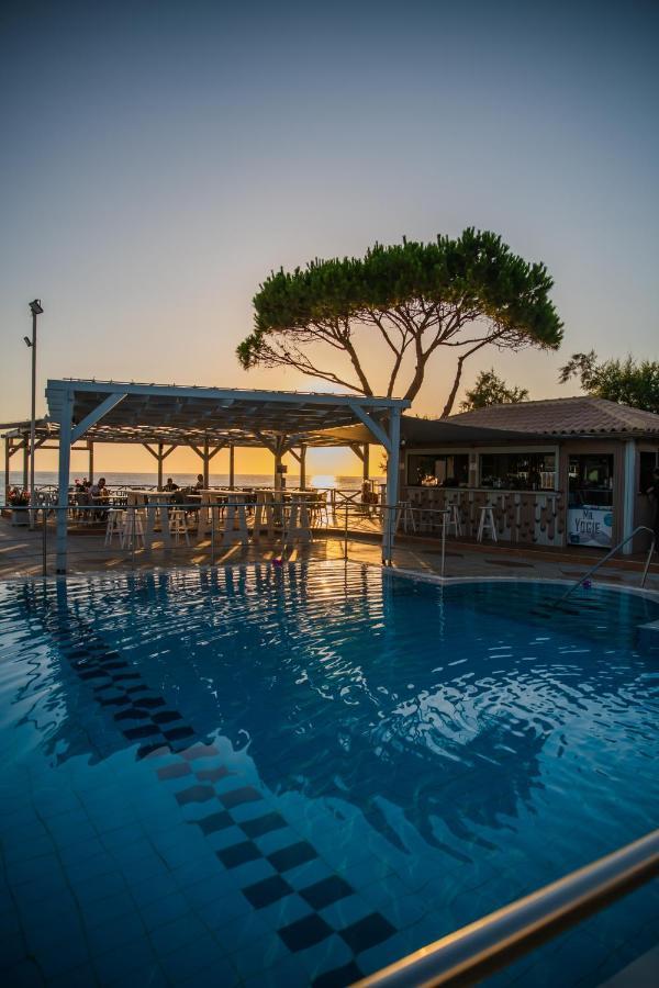 Mesogeios Hotel Marathopoli Exteriör bild