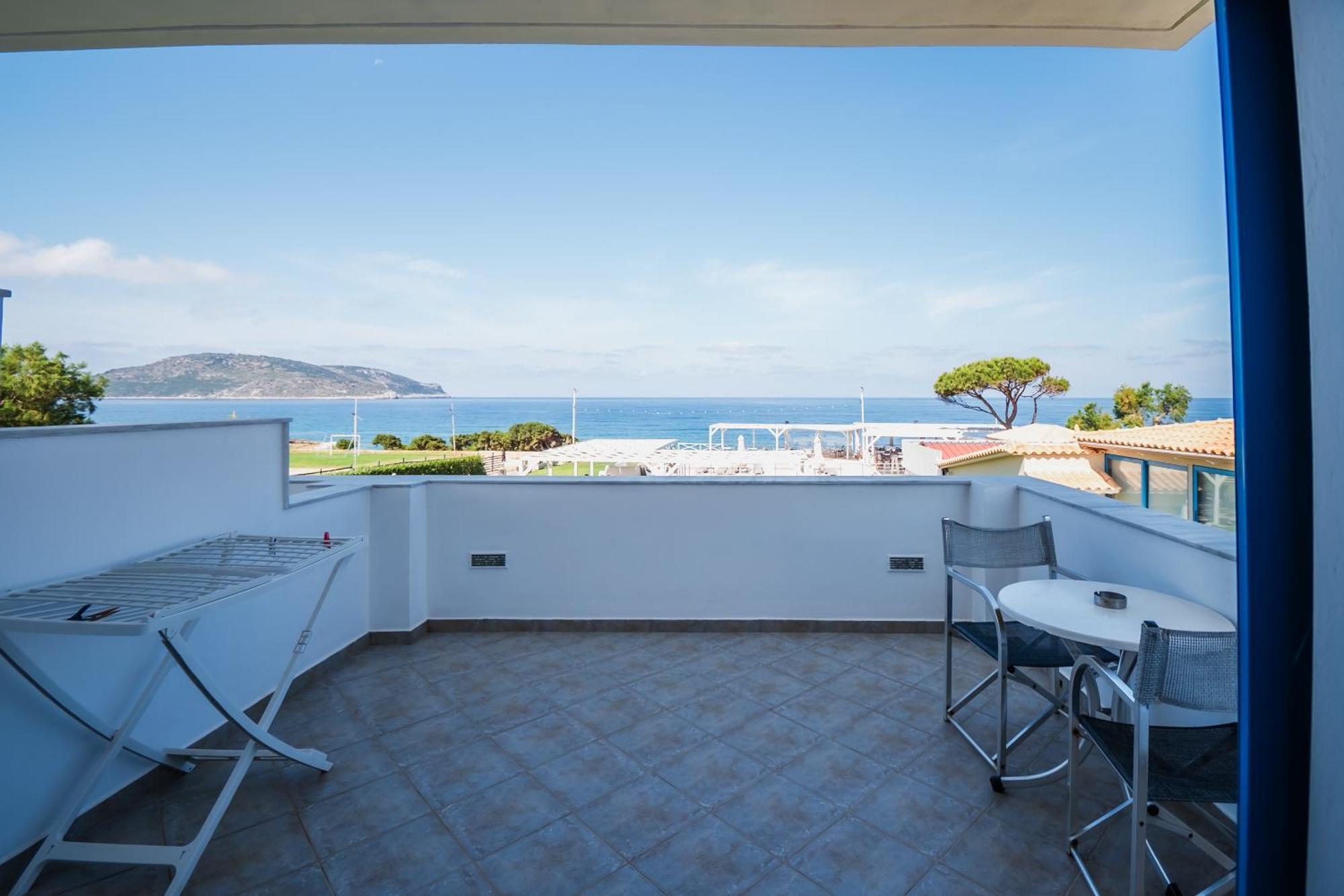Mesogeios Hotel Marathopoli Exteriör bild